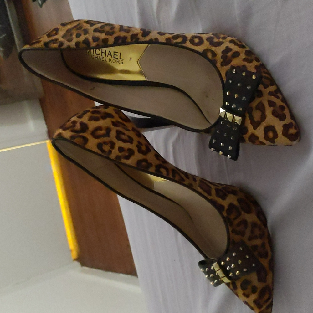 Michael kors heel pump shoes